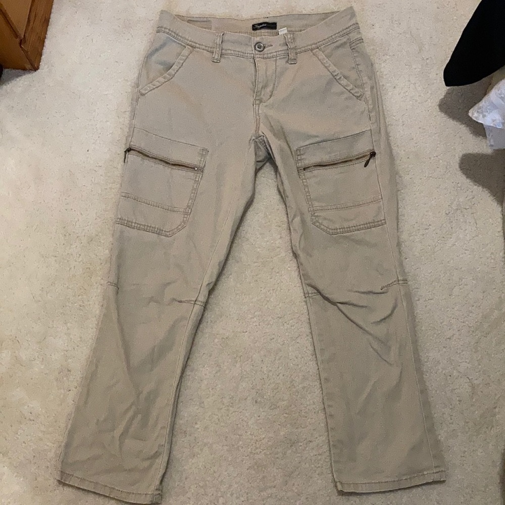 Beige cropped pants